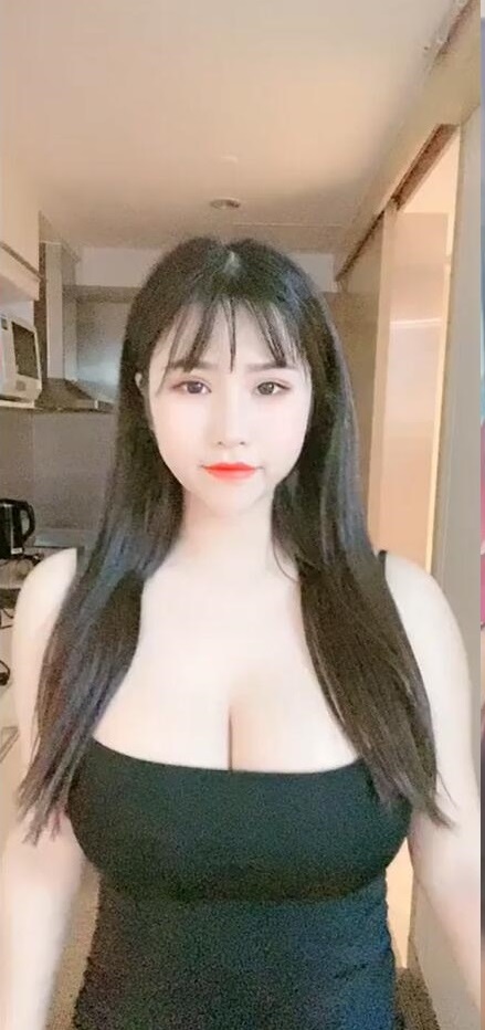 【抖音快手乳摇】快手第一巨乳美女抖奶舞@东海小妲己