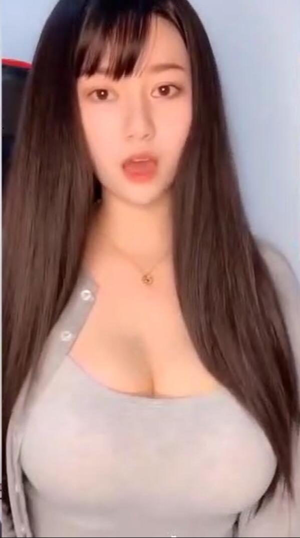 【抖音快手微博TikTok】身材极品的巨乳美女@琳儿