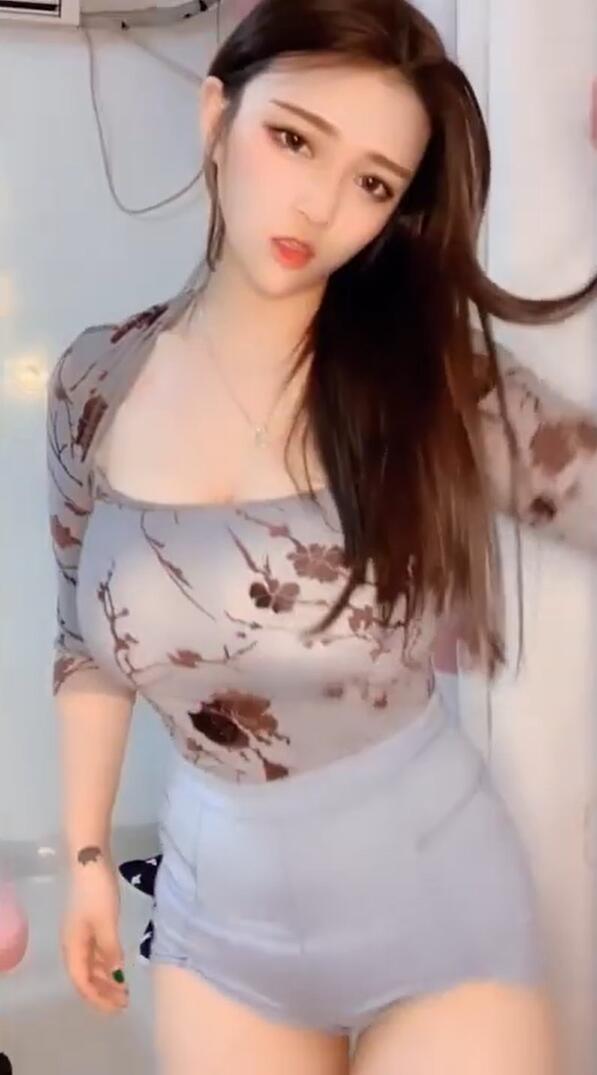 【抖音快手乳摇】巨乳美女抖奶舞福利視頻集合@露露